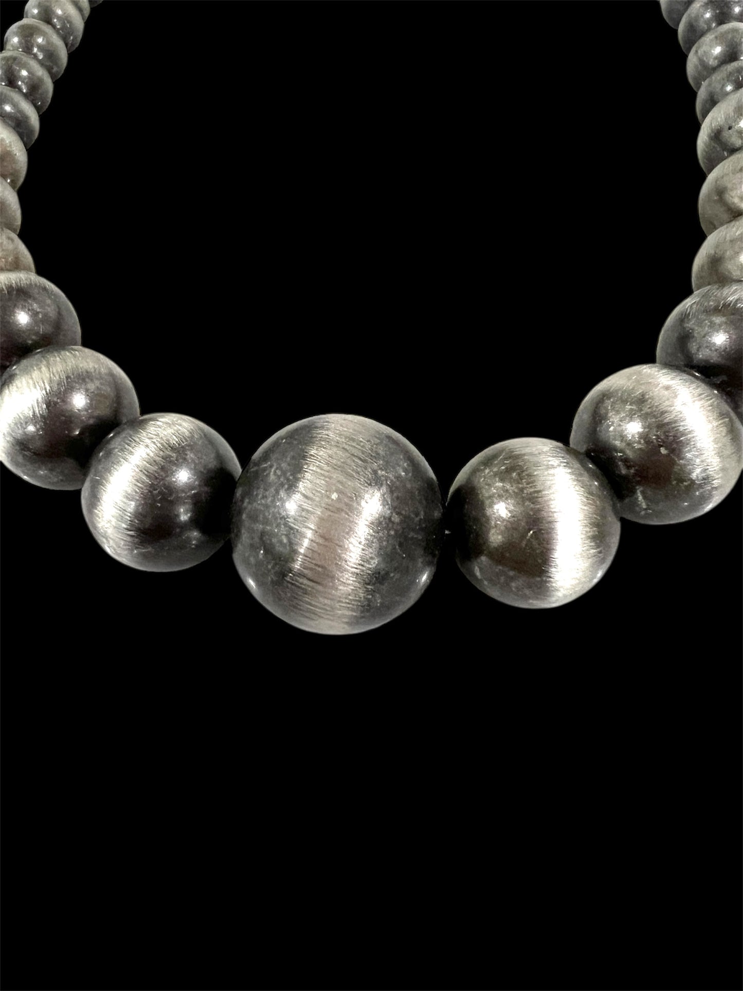 24" to 29" Long, Handmade Very-Big! Up to 25mm Graduated Navajo Bead Necklace 739190