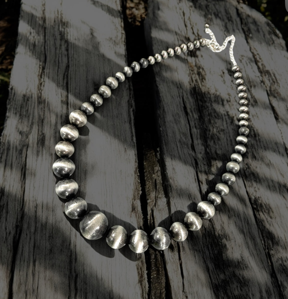 24" to 29" Long, Handmade Very-Big! Up to 25mm Graduated Navajo Bead Necklace 739190